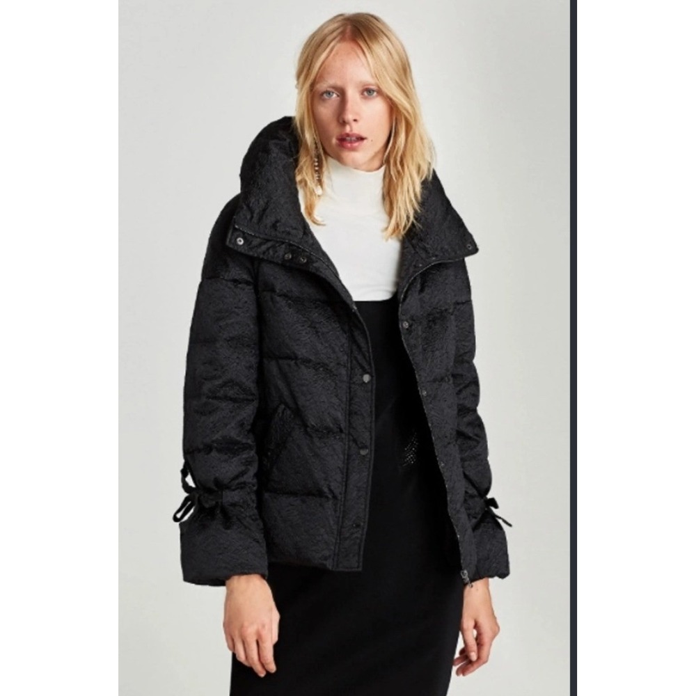 Zara Woman Black Jacquard Down Jacket Puffer Funnel Neck Ribbon Cuffs Small Chic